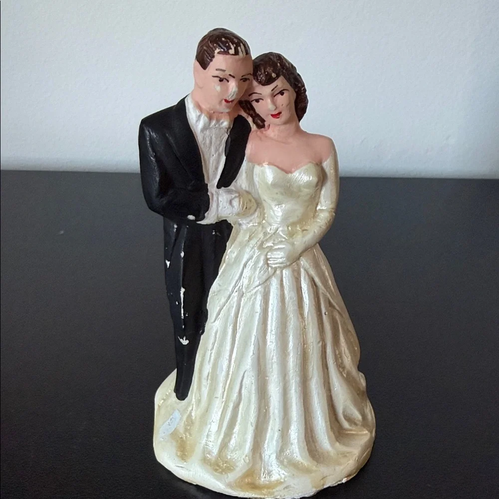 Vintage Classic Bride and Groom Cake Topper in Cream and Black